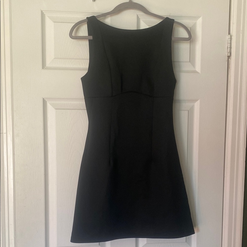 Elegant Black Sleeveless Dress
